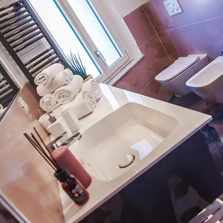 Apartamento Ninary A Due Passi Dal Centro Storico Alba (Piedmont)