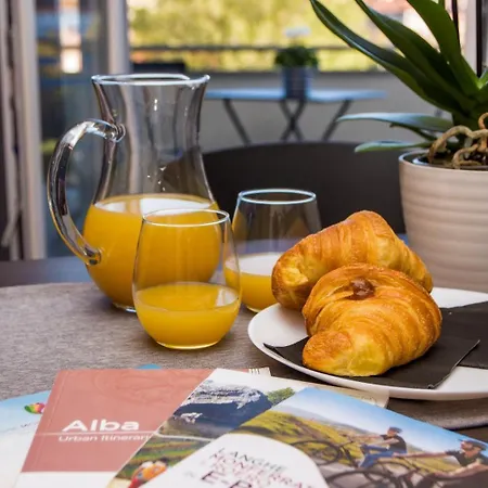 Apartamento Ninary A Due Passi Dal Centro Storico Alba (Piedmont)