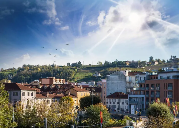 Lägenhet Ninary A Due Passi Dal Centro Storico Alba (Piedmont)