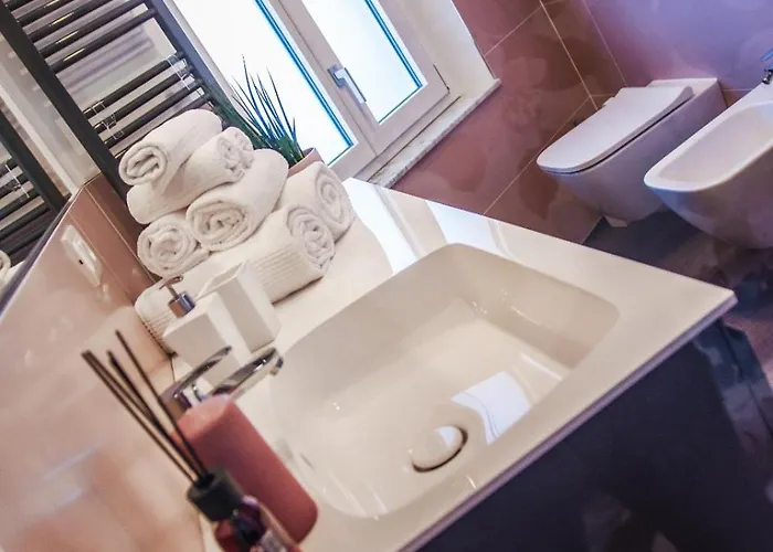 Lägenhet Ninary A Due Passi Dal Centro Storico Alba (Piedmont)